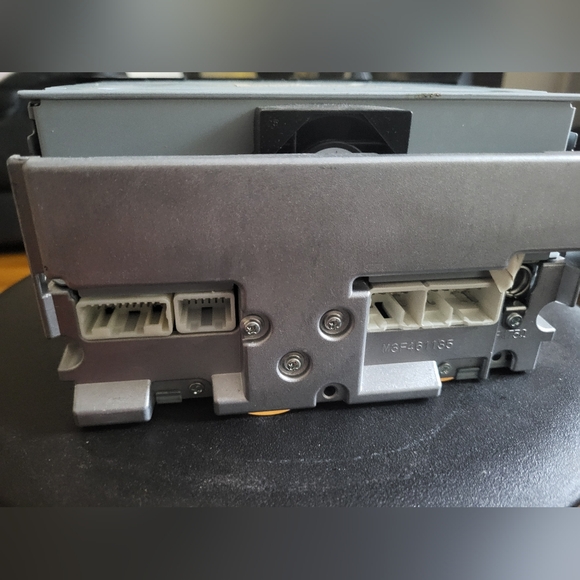 TOYOTA 86120-02400  AM/FM/CD Car stereo compatible with 2004-2008 car Pre-owned - Picture 5 of 6